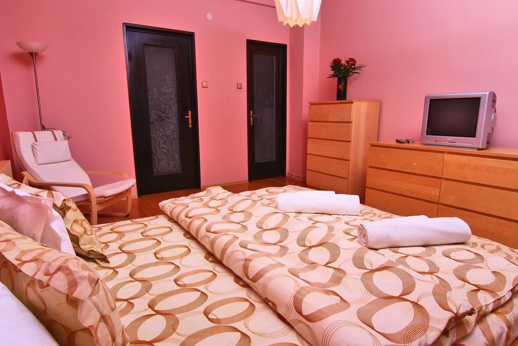 Nirvana Accommodation Βουκουρέστι Εξωτερικό φωτογραφία