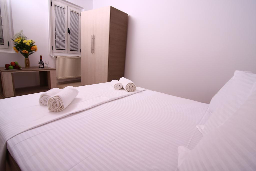 Nirvana Accommodation Βουκουρέστι Δωμάτιο φωτογραφία
