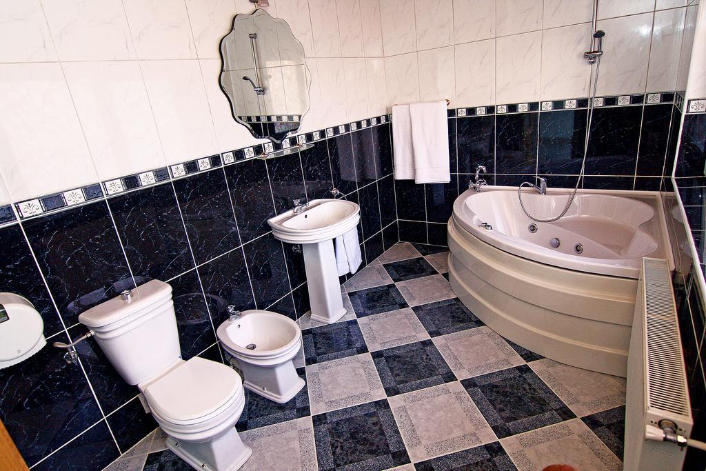 Nirvana Accommodation Βουκουρέστι Δωμάτιο φωτογραφία